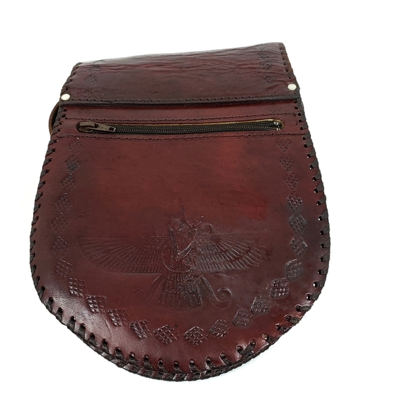 Tooled leather saddle crossbody bag - Picture 5 of 9
